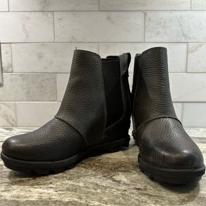 Sorrel wedge type boots, waterproof leather size 7